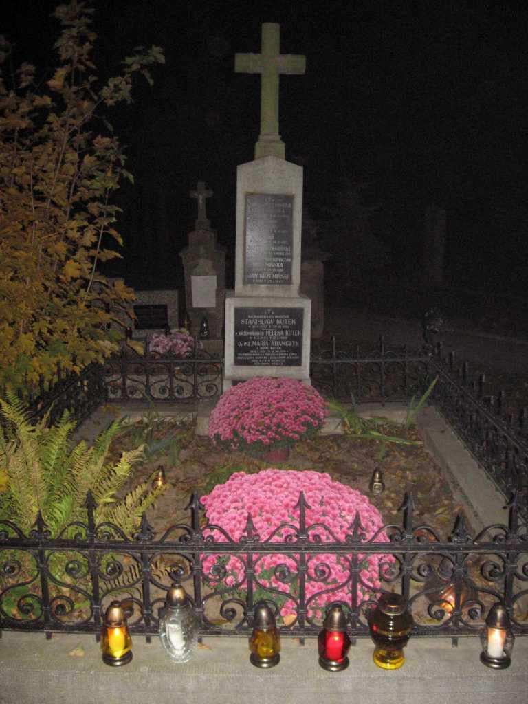 Cemntarz nocą