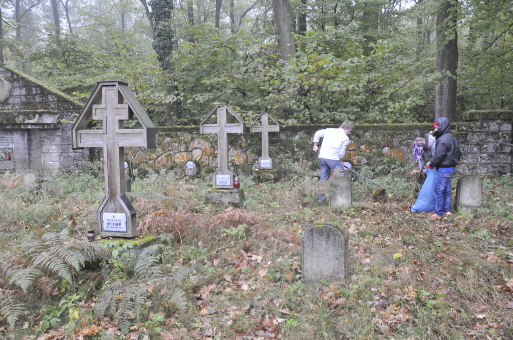 Porządkowanie grobów